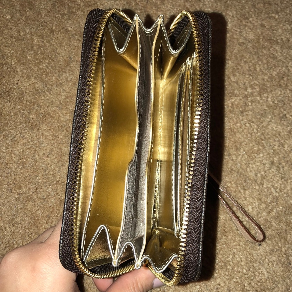 Wallet - Picture 2 of 3